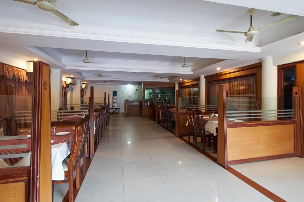 Sree Gokulam Sabari Hotel Chavakkad Buitenkant foto